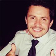 Profesor de apoyo escolar en clases de español para extranjeros